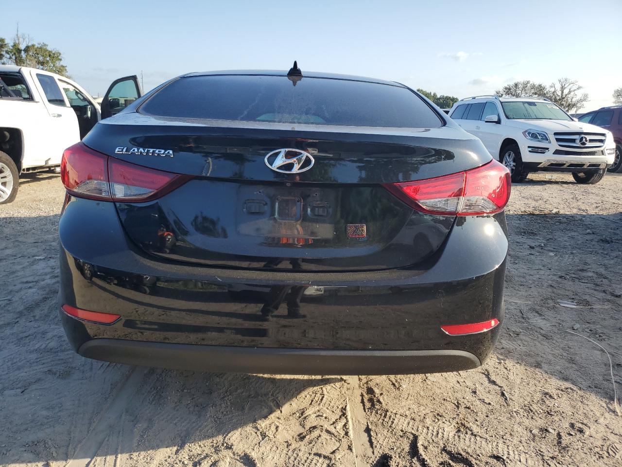 2016 Hyundai Elantra - Image 6