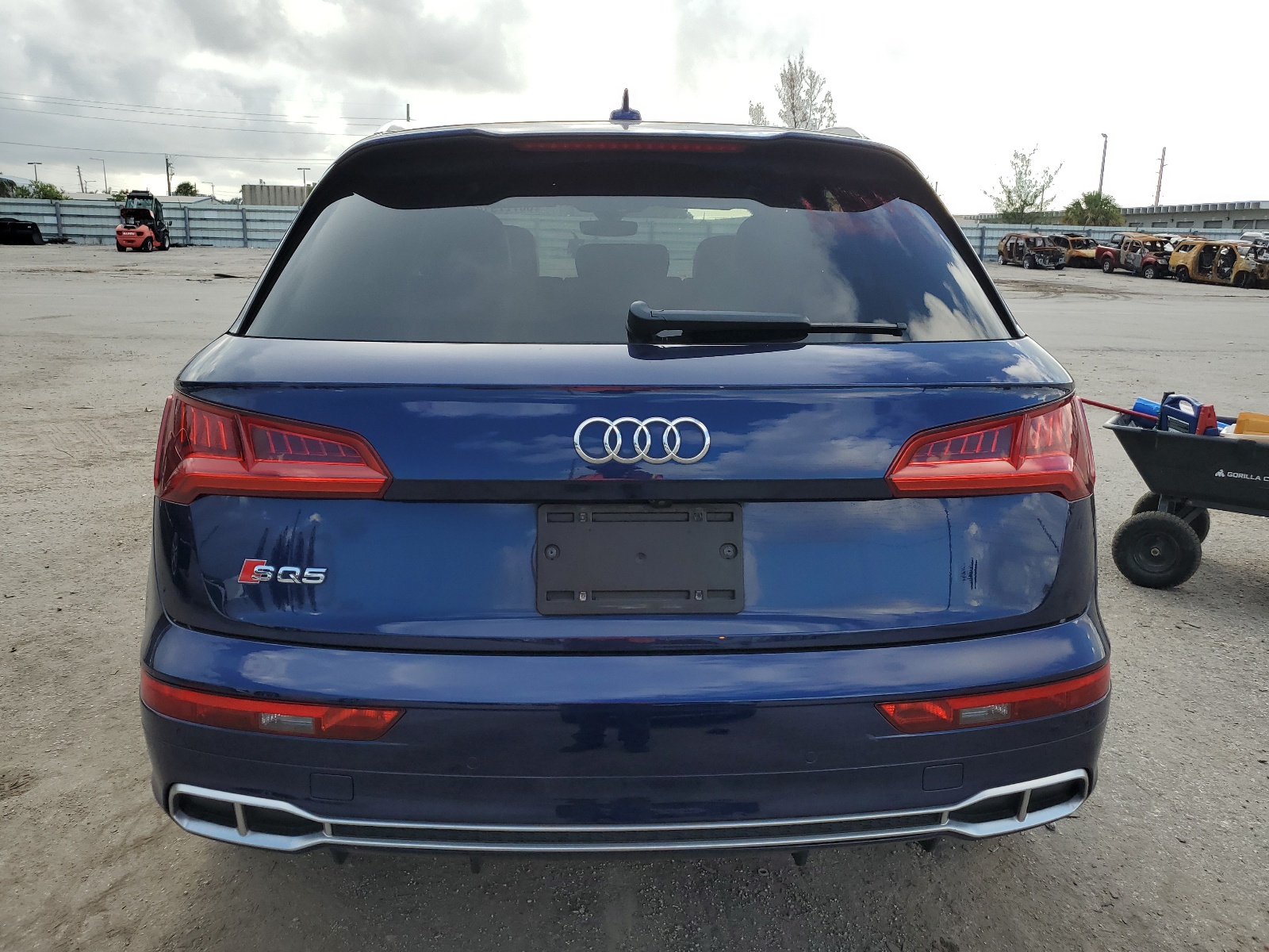 WA1A4AFY1J2008751 2018 Audi Sq5 Premium Plus