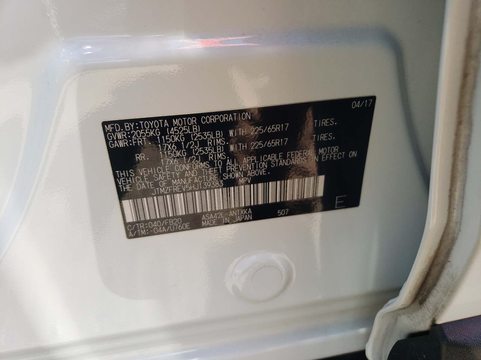 JTMZFREV5HJ139383 2017 Toyota Rav4 Le