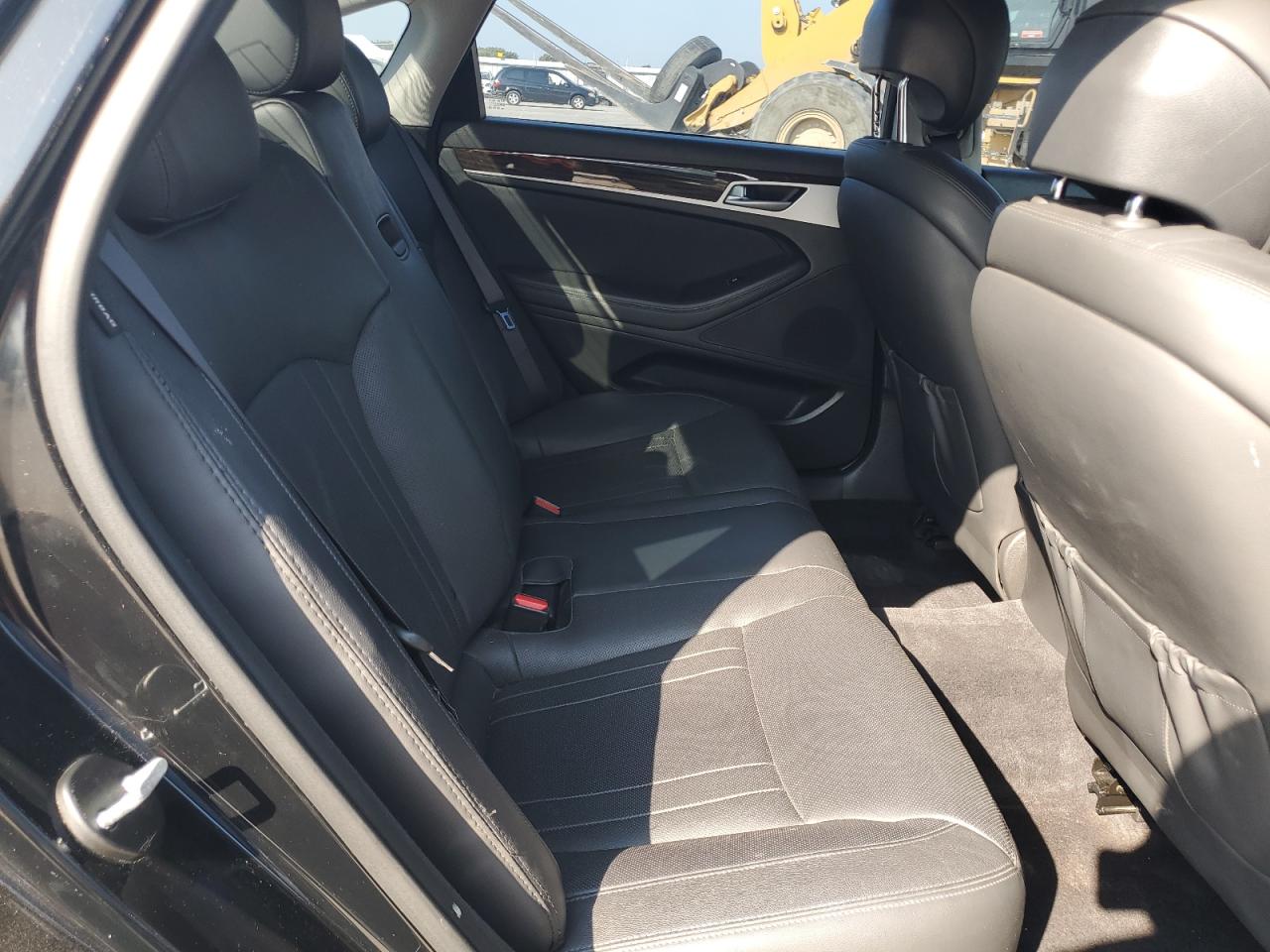 KMHGN4JE7JU266834 2018 Genesis G80 Base