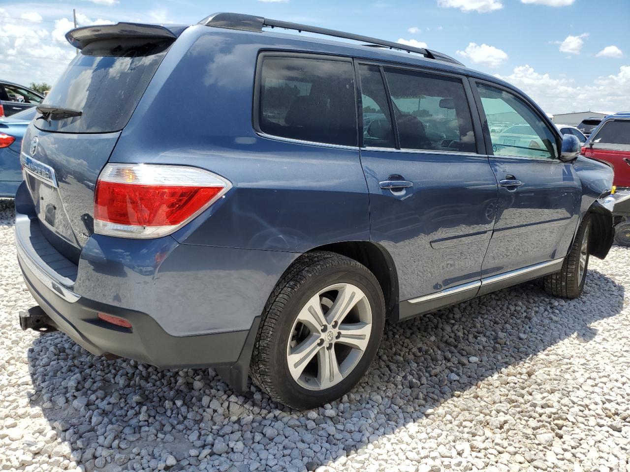 5TDBK3EH7DS215476 2013 Toyota Highlander Base