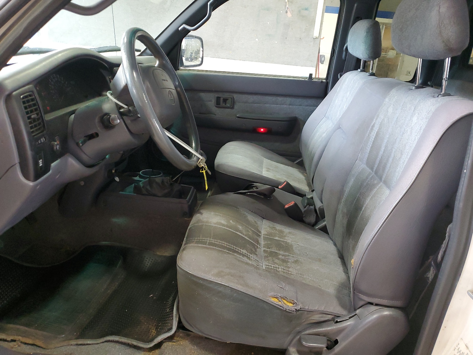 4TAWN72N4YZ598156 2000 Toyota Tacoma Xtracab