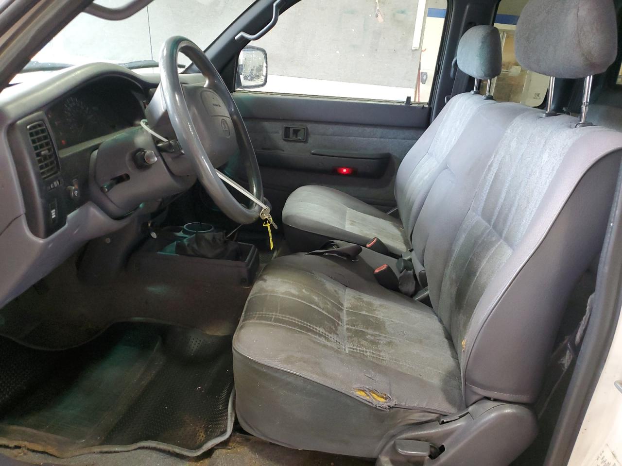 2000 Toyota Tacoma Xtracab VIN: 4TAWN72N4YZ598156 Lot: 65897614