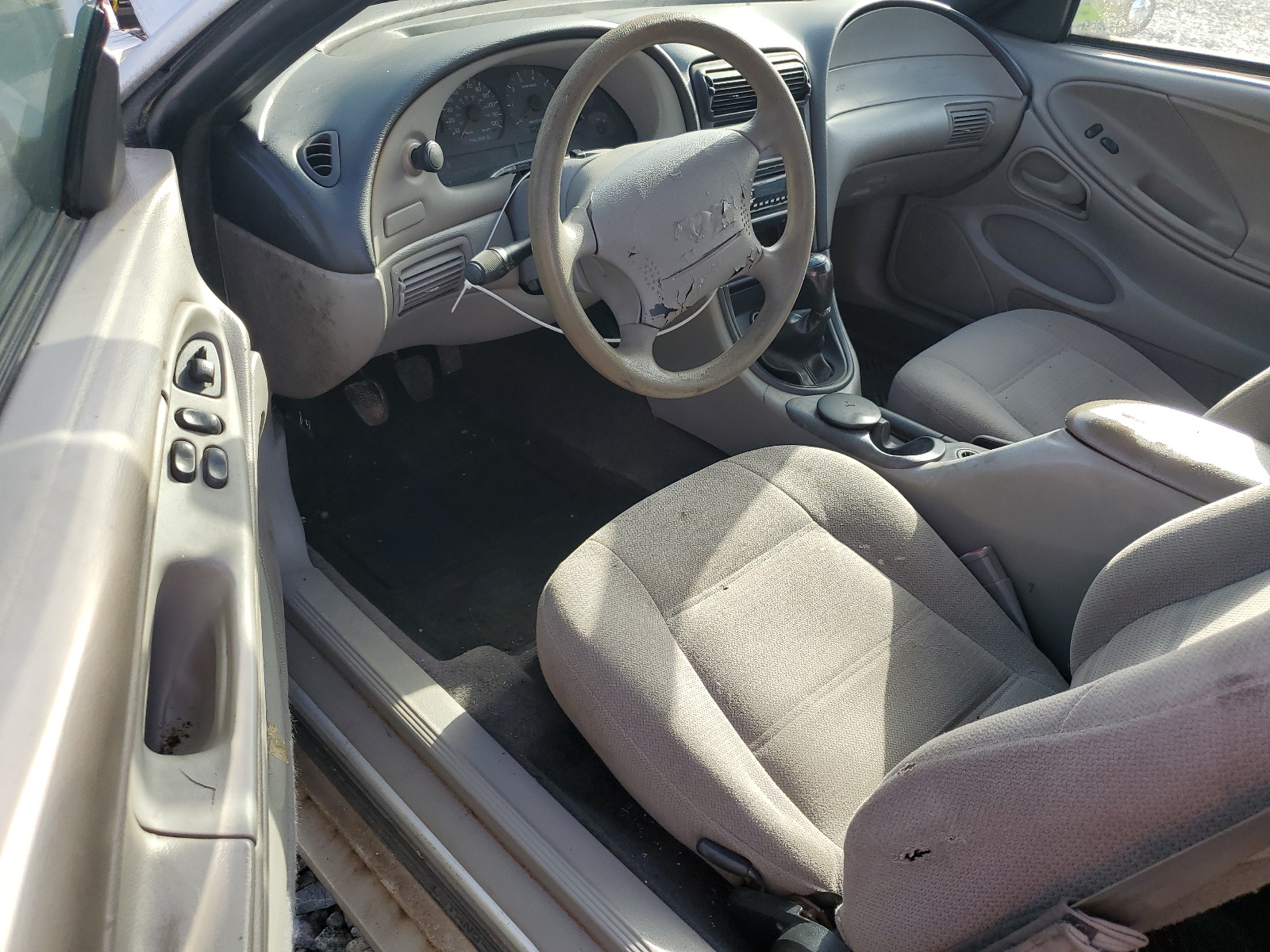 1FAFP4049XF193360 1999 Ford Mustang