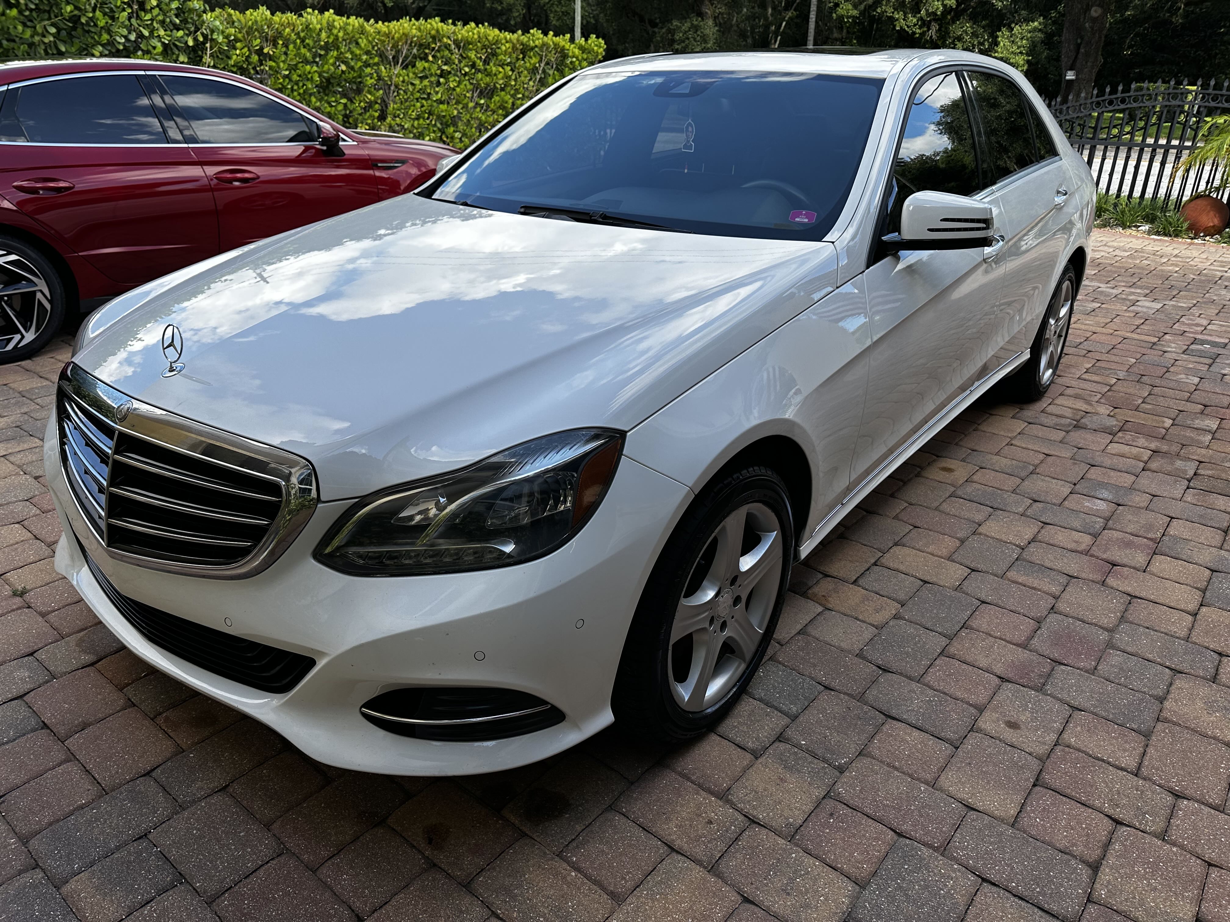 2014 Mercedes-Benz E 350 vin: WDDHF5KB3EA788440