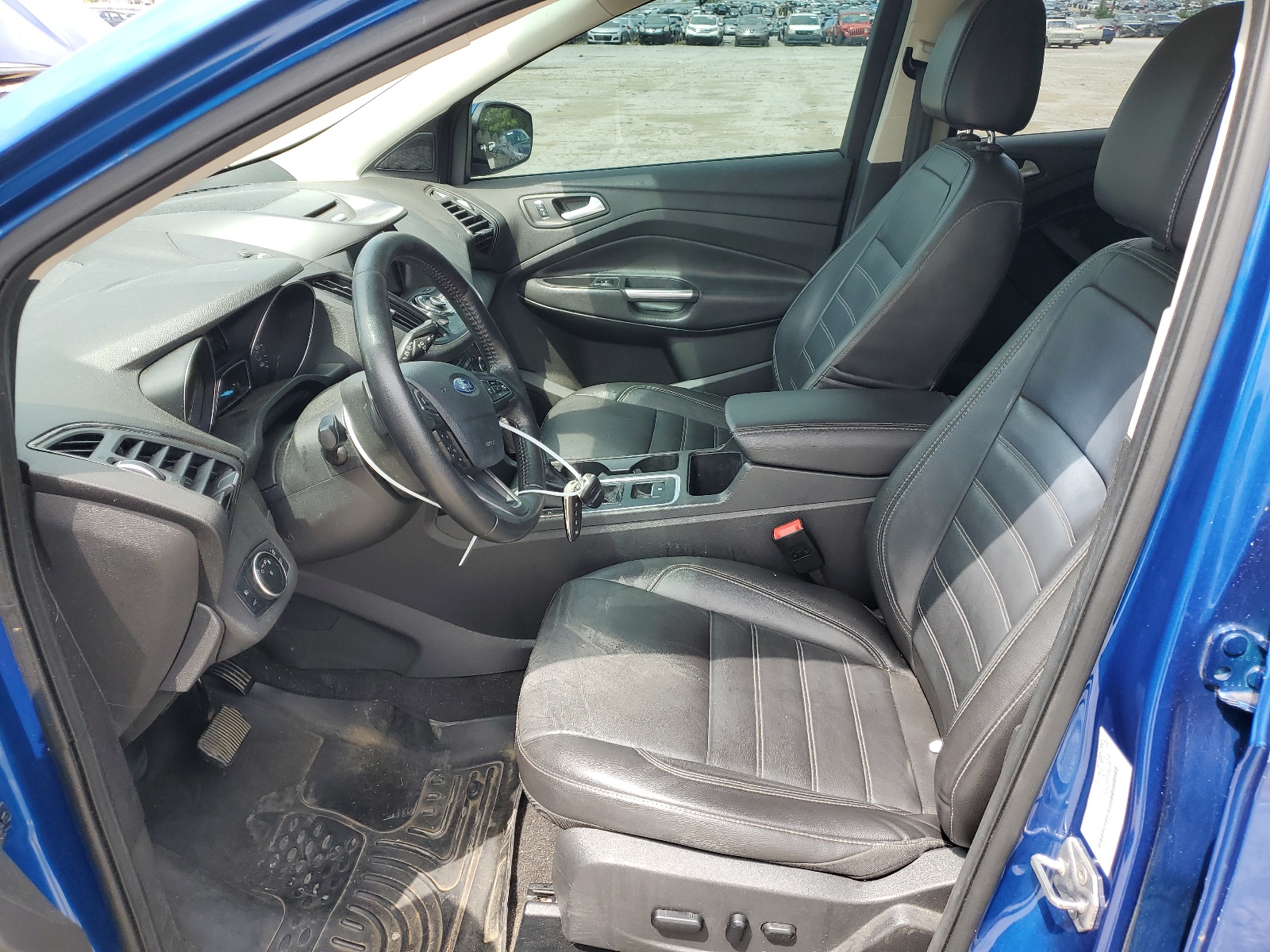 1FMCU0JD5HUB39950 2017 Ford Escape Titanium