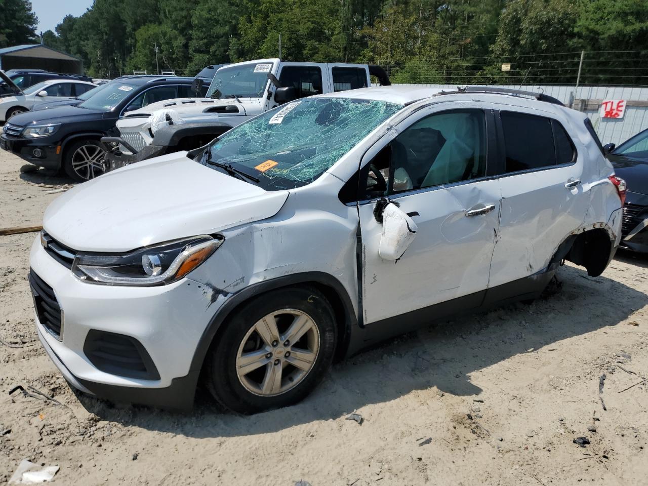 KL7CJLSB1HB140114 2017 CHEVROLET TRAX - Image 1