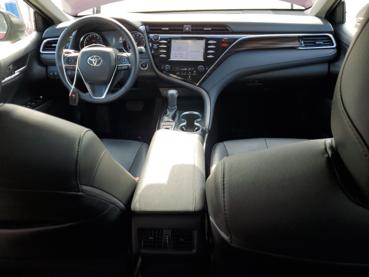 4T1B11HK8JU558685 2018 Toyota Camry L