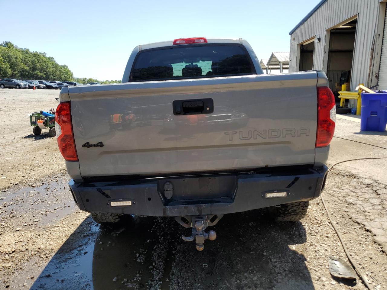 5TFDW5F19HX665818 2017 Toyota Tundra Crewmax Sr5