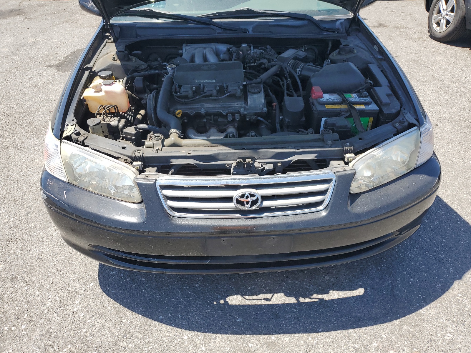 4T1BF28K5YU095826 2000 Toyota Camry Le