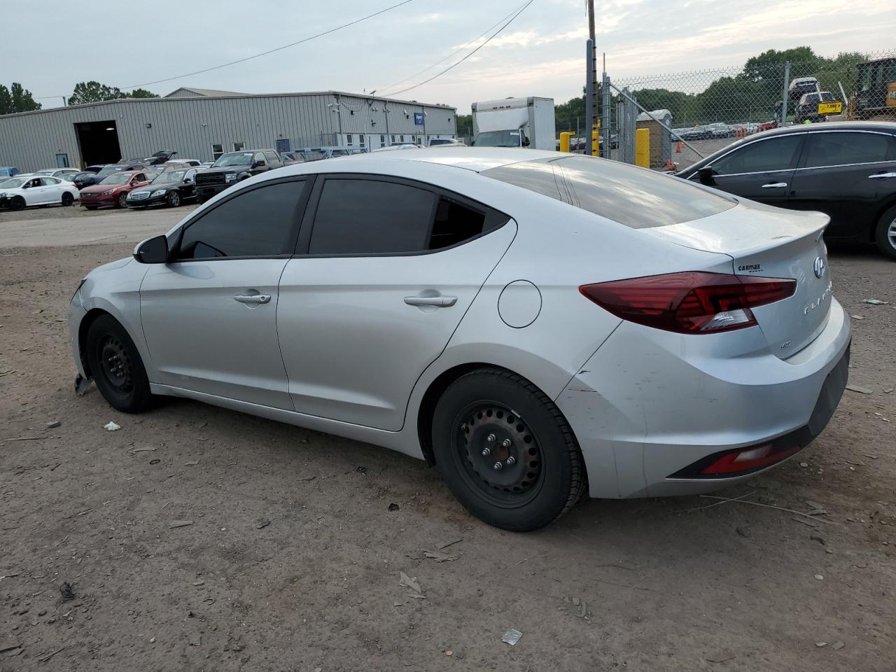 5NPD74LF5KH497590 2019 HYUNDAI ELANTRA - Image 2