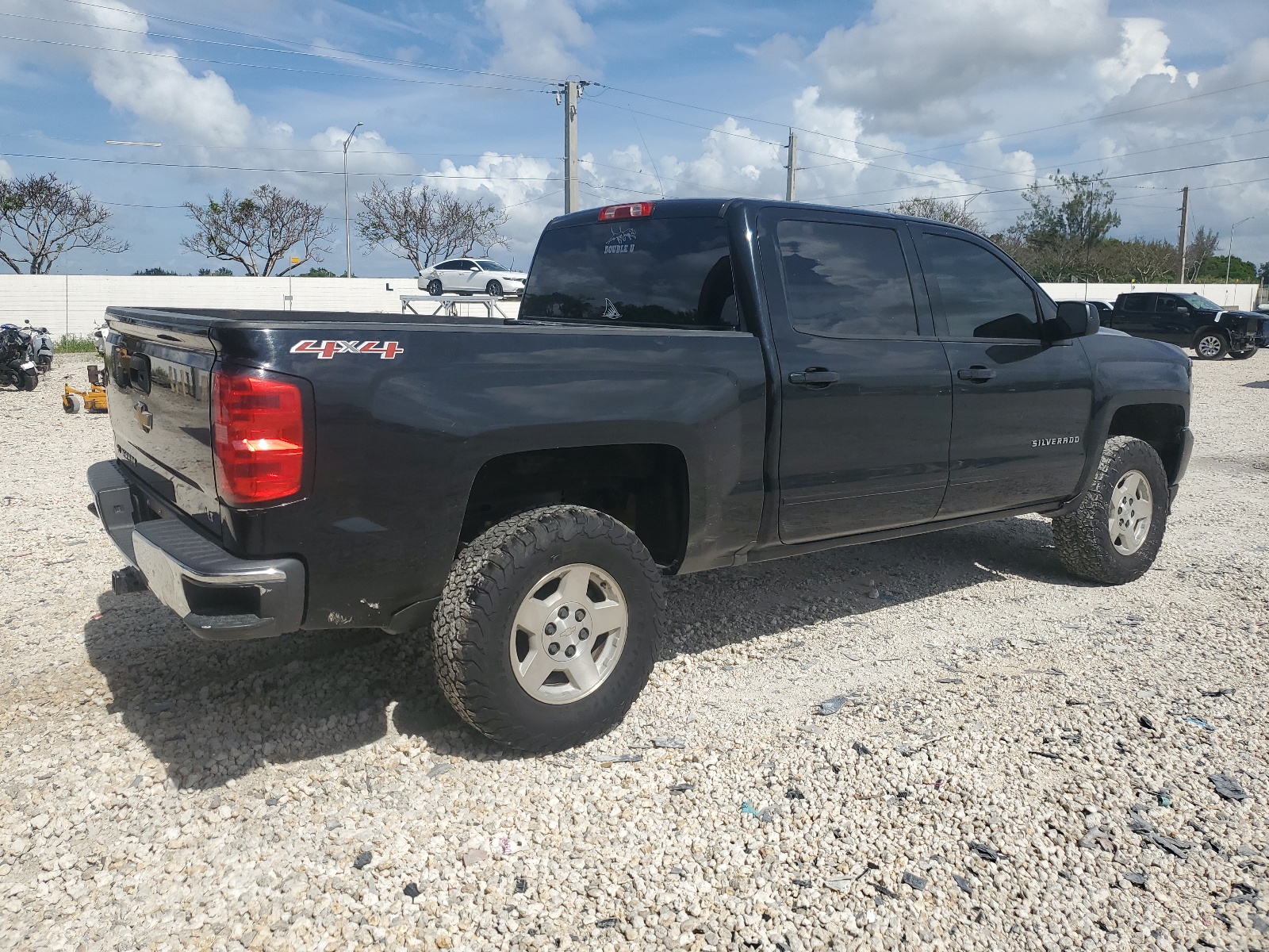 2017 Chevrolet Silverado K1500 Lt vin: 3GCUKREC1HG459905