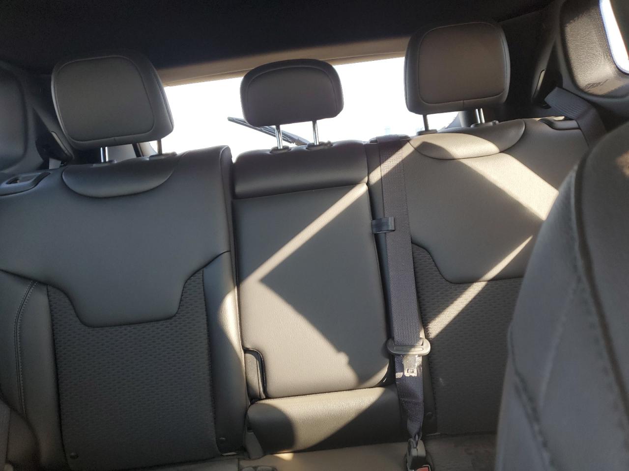 Фото: 3C4NJDBN2RT124662 - 10