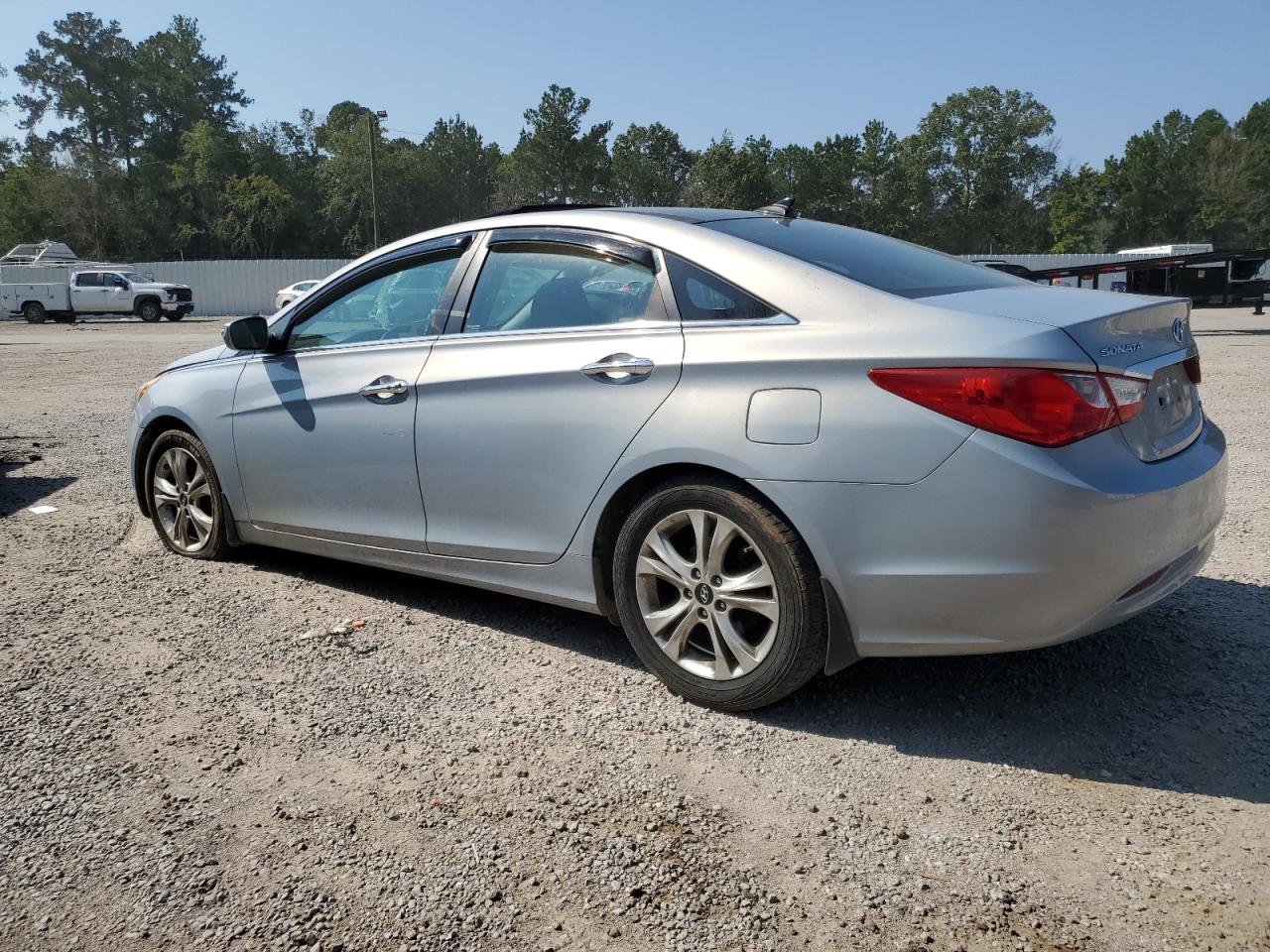2013 Hyundai Sonata - Image 2