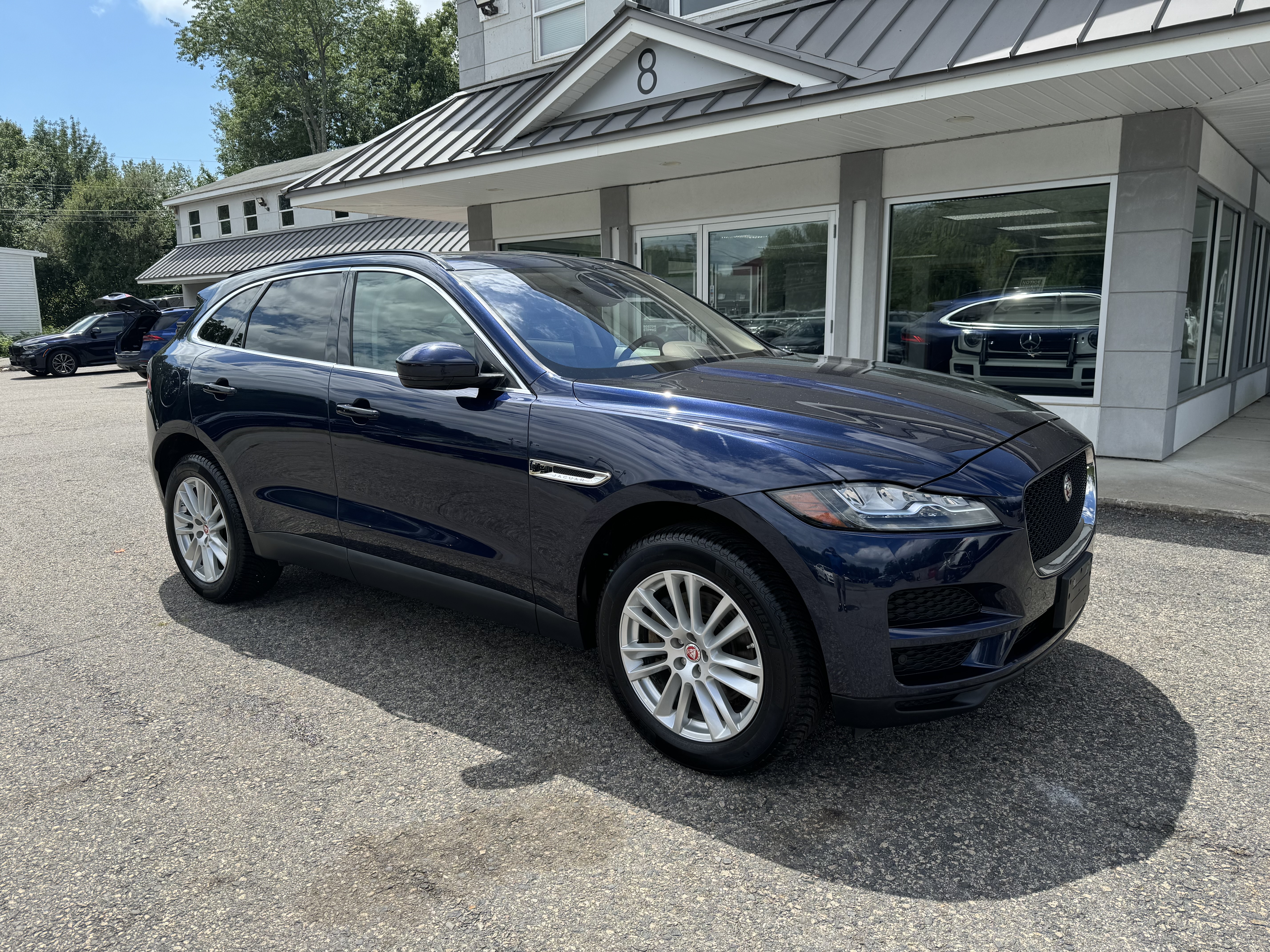 2017 Jaguar F-Pace Prestige vin: SADCK2BV2HA060738