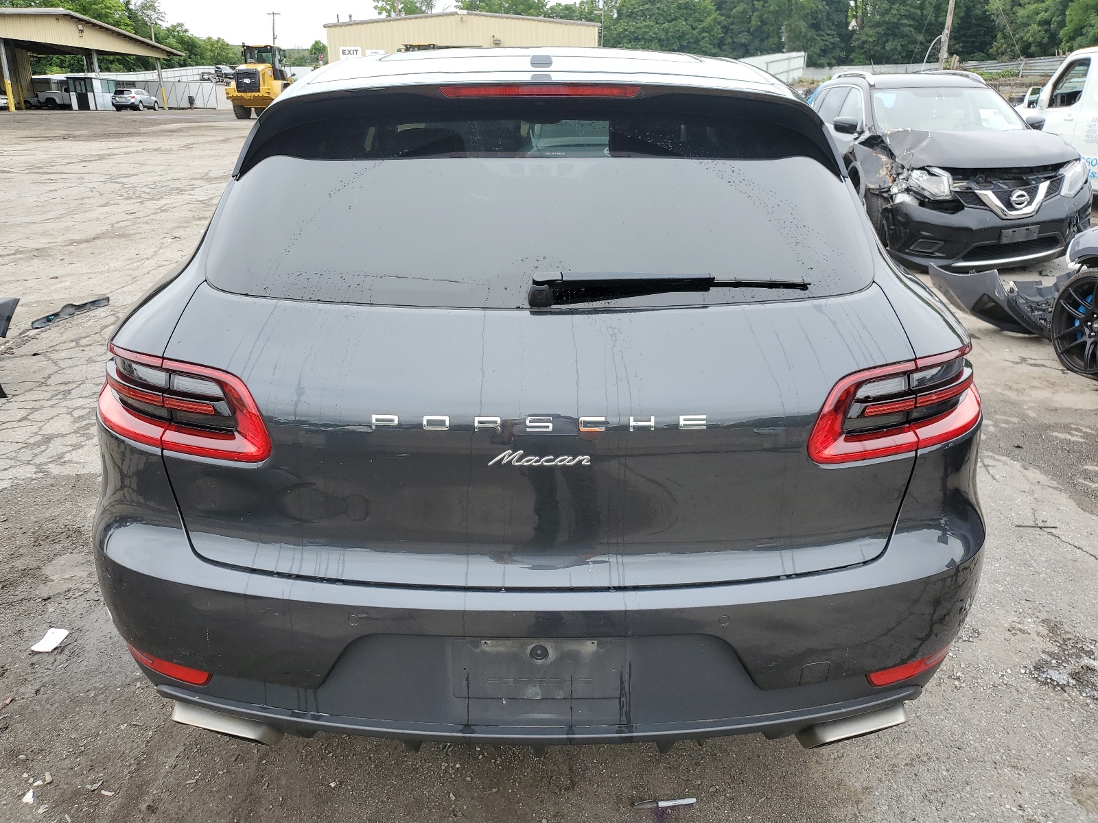 WP1AA2A52JLB06035 2018 Porsche Macan