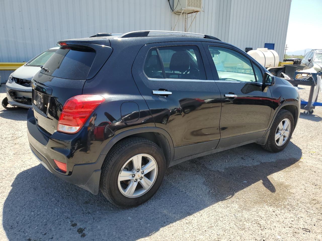 KL7CJPSBXLB086781 Chevrolet Trax 1LT 3