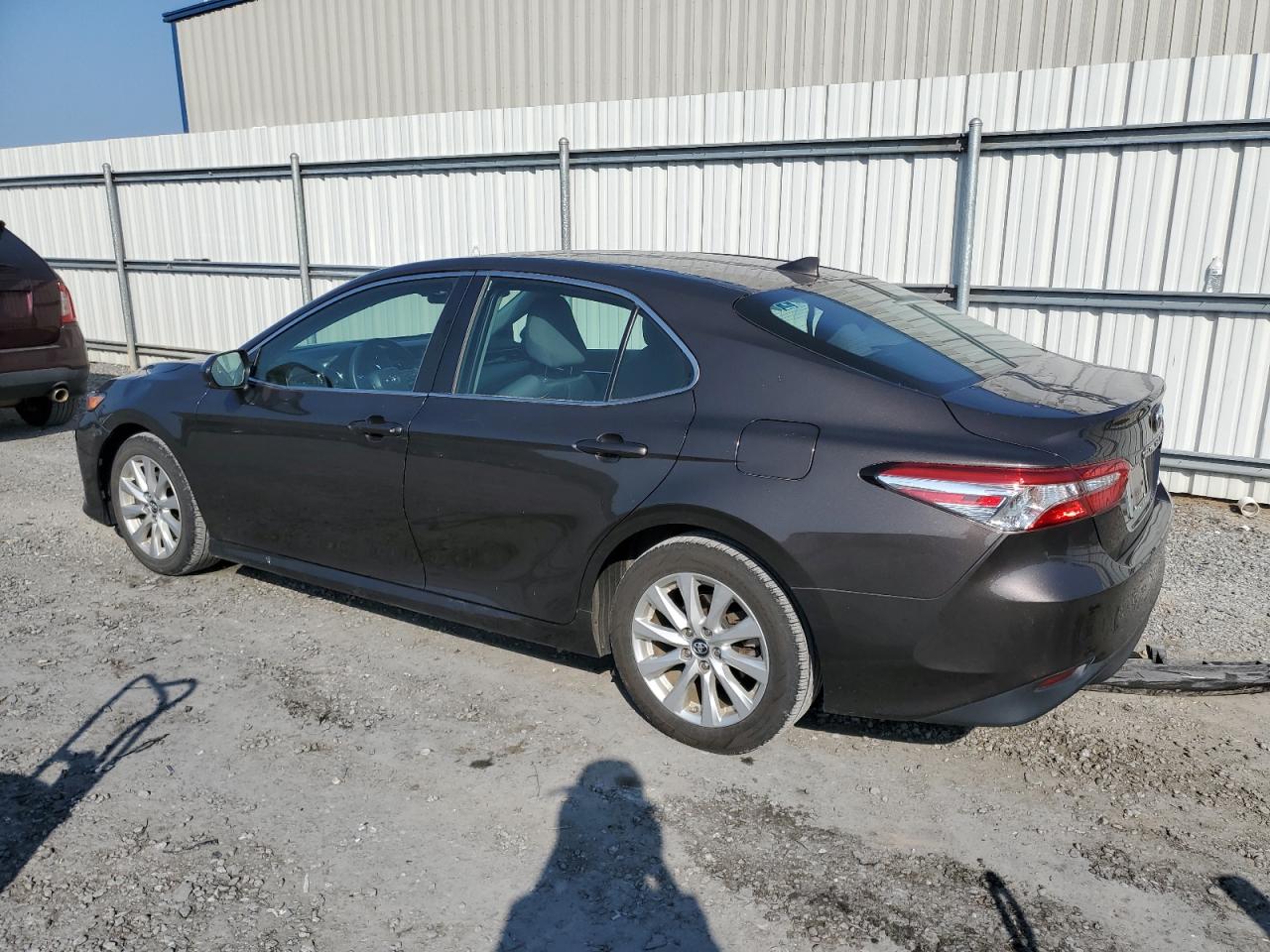 4T1B11HK3KU811641 2019 TOYOTA CAMRY - Image 2