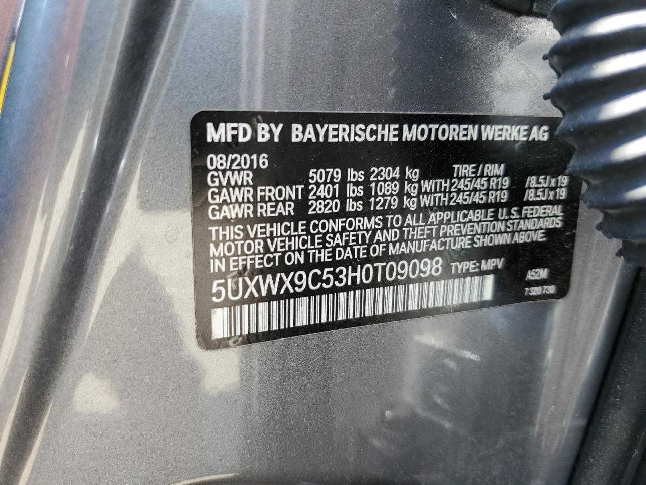 5UXWX9C53H0T09098 2017 BMW X3 xDrive28I