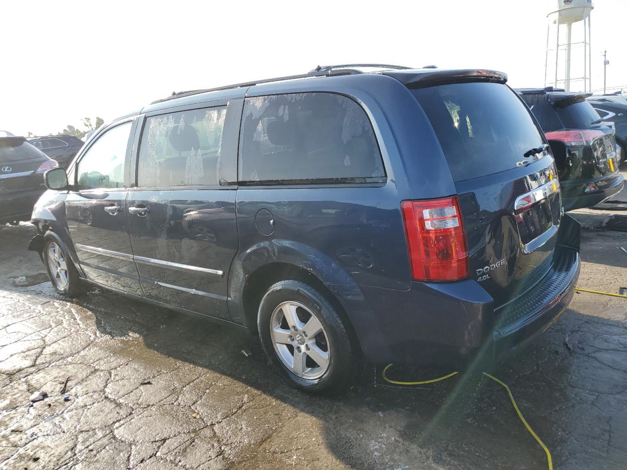 2009 Dodge Caravan - Image 2