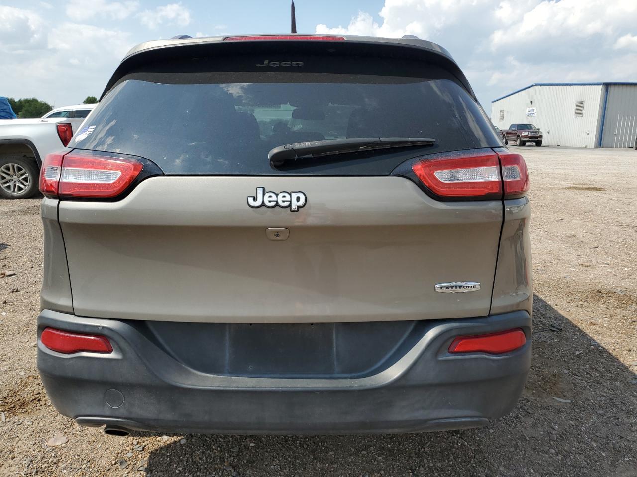 2016 Jeep Cherokee Latitude VIN: 1C4PJLCB8GW377211 Lot: 66600454