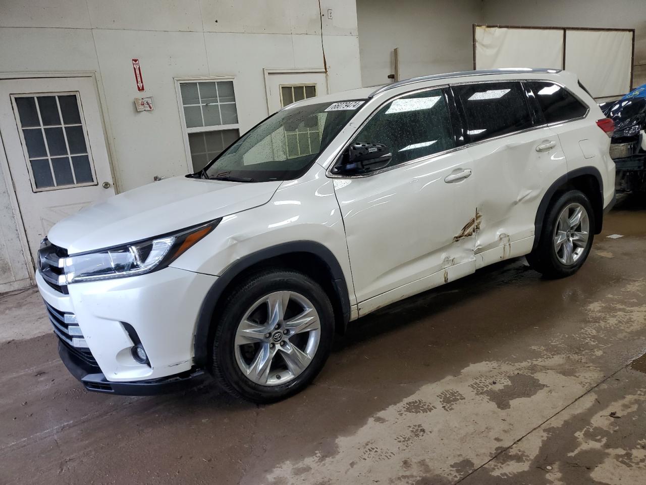 5TDDZRFH7KS717634 2019 TOYOTA HIGHLANDER - Image 1