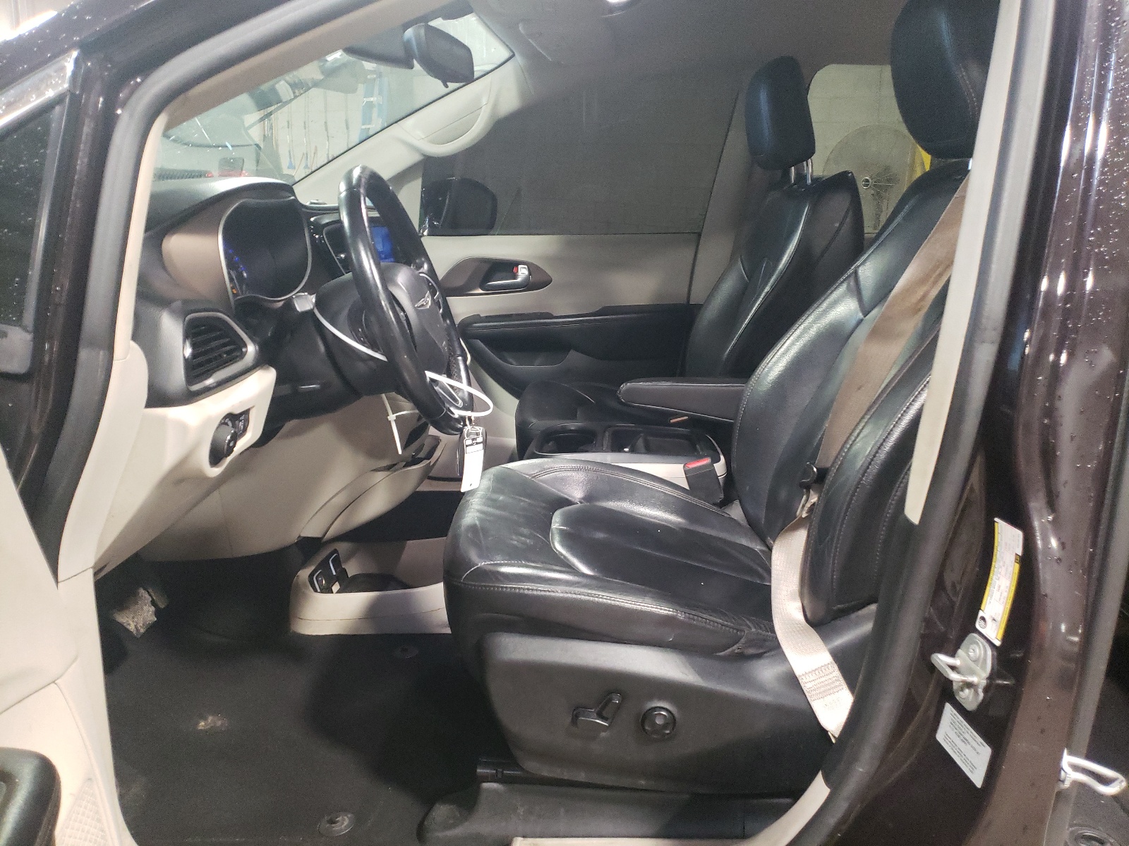 2C4RC1BG2HR745154 2017 Chrysler Pacifica Touring L