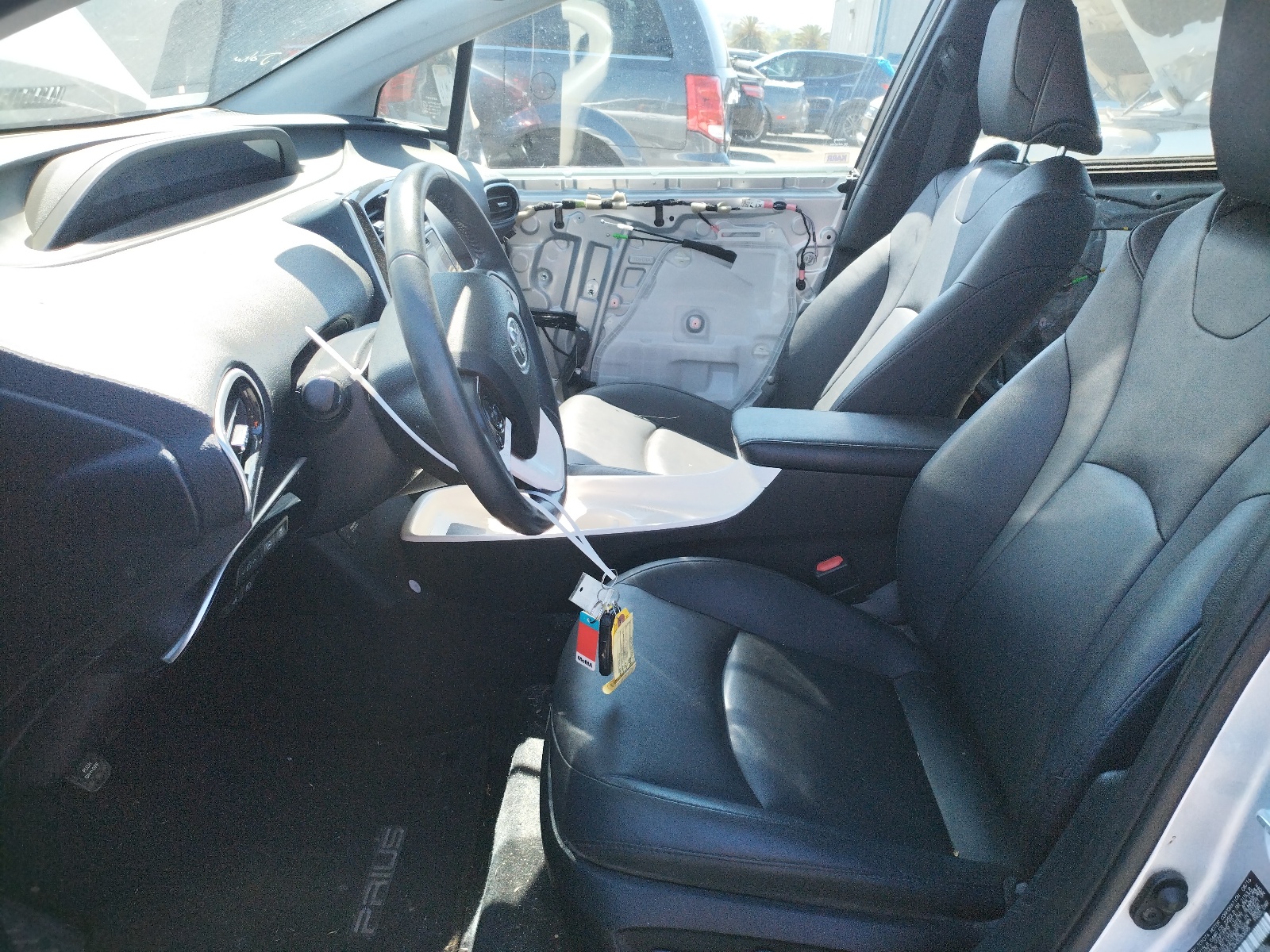 JTDKARFU2H3030695 2017 Toyota Prius