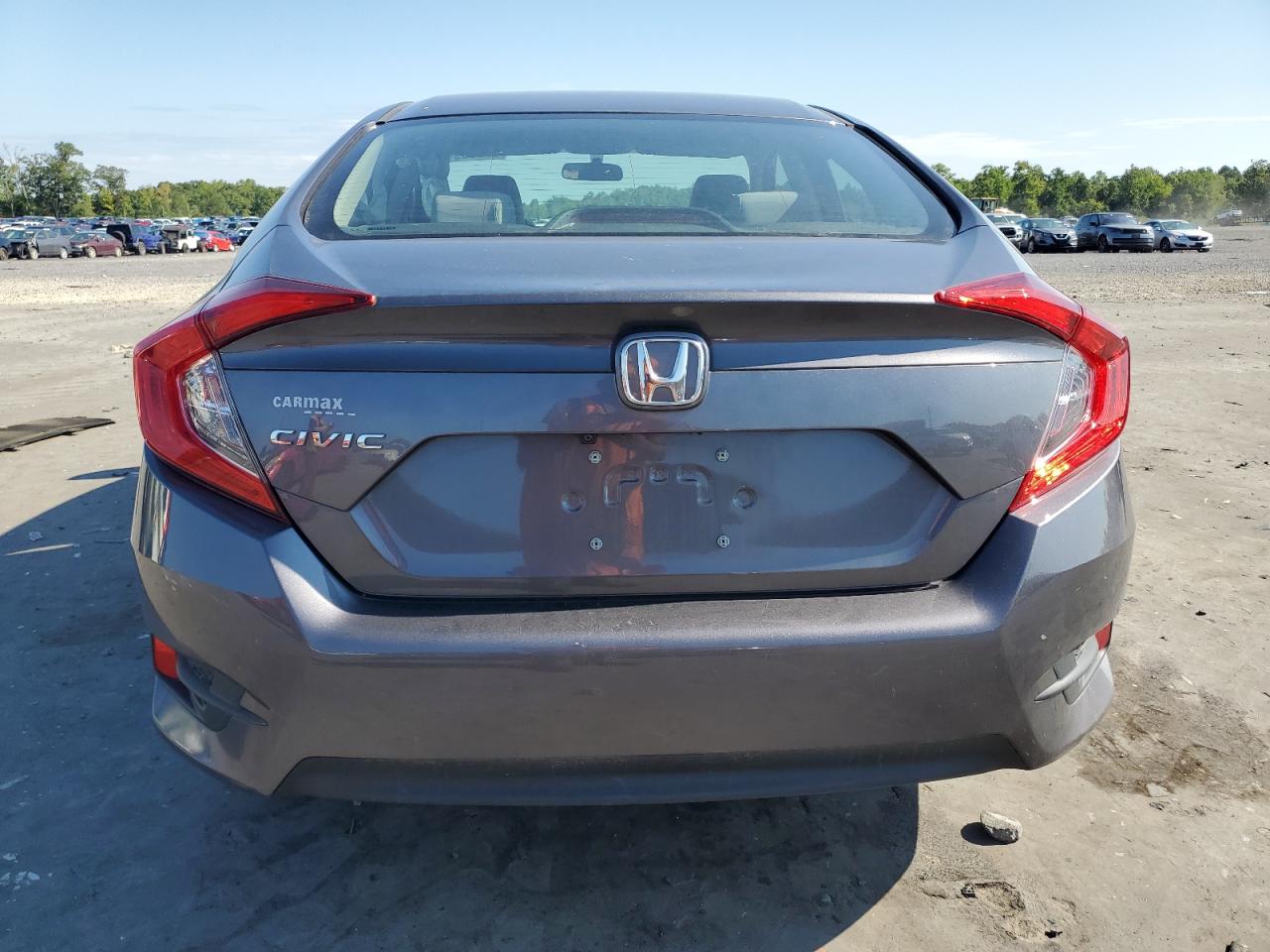 2HGFC2F57JH594195 2018 Honda Civic Lx