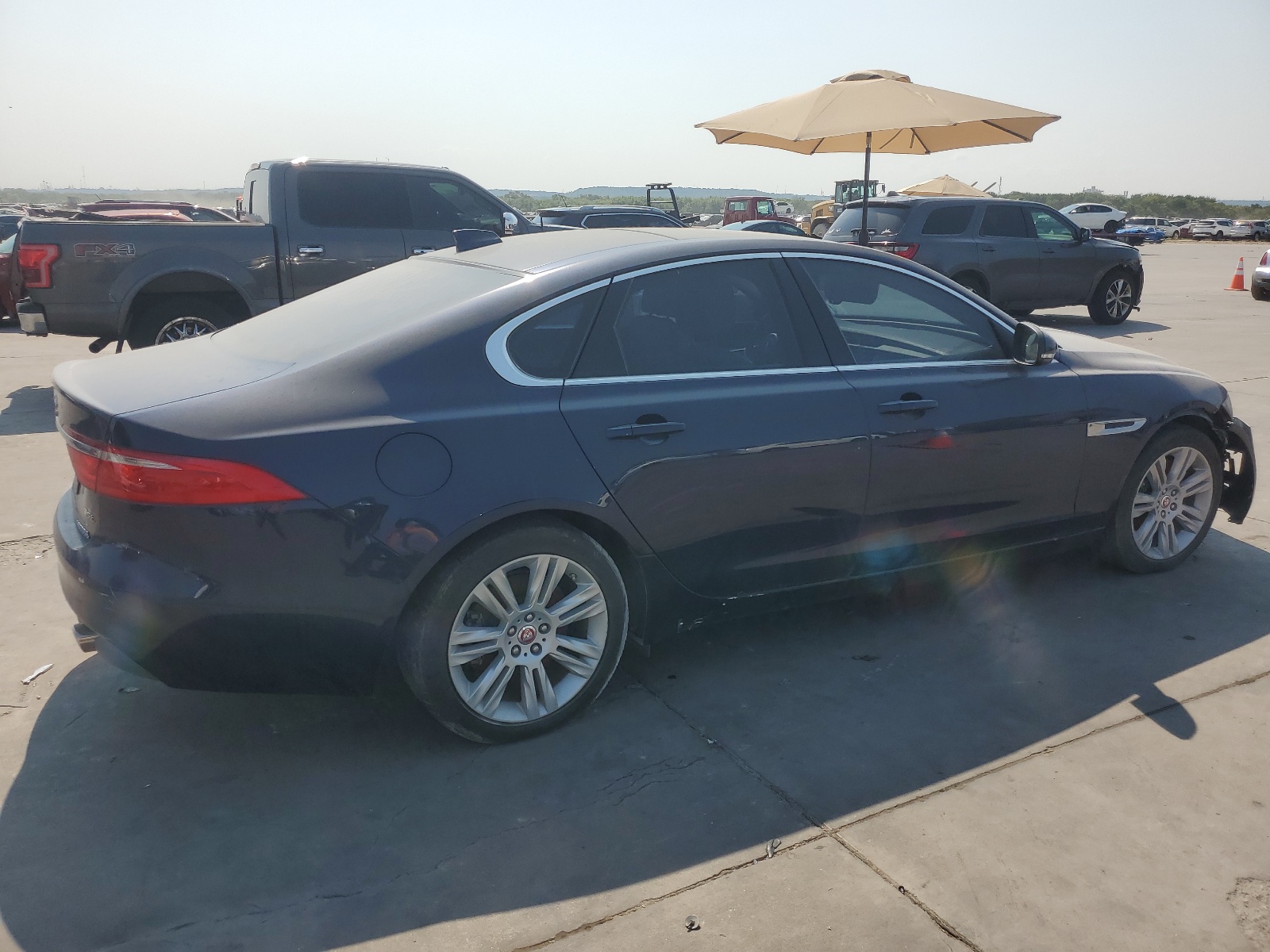 2016 Jaguar Xf Premium vin: SAJBD4BV9GCY24246