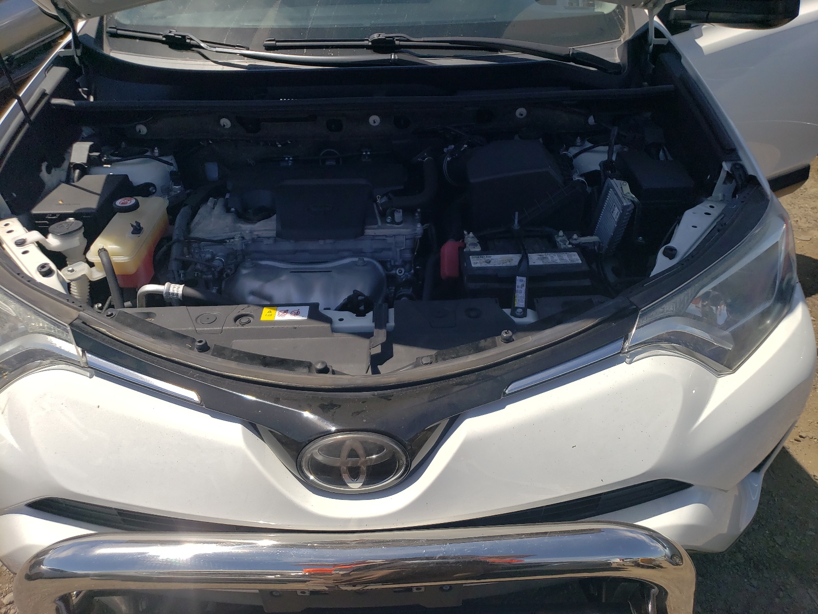 JTMZFREV5HJ139383 2017 Toyota Rav4 Le