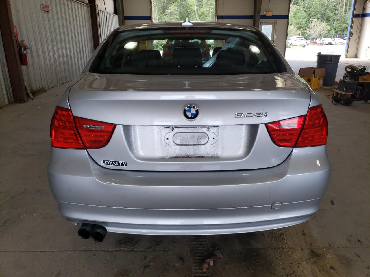 WBAPK5G58BNN29593 2011 BMW 328 Xi Sulev