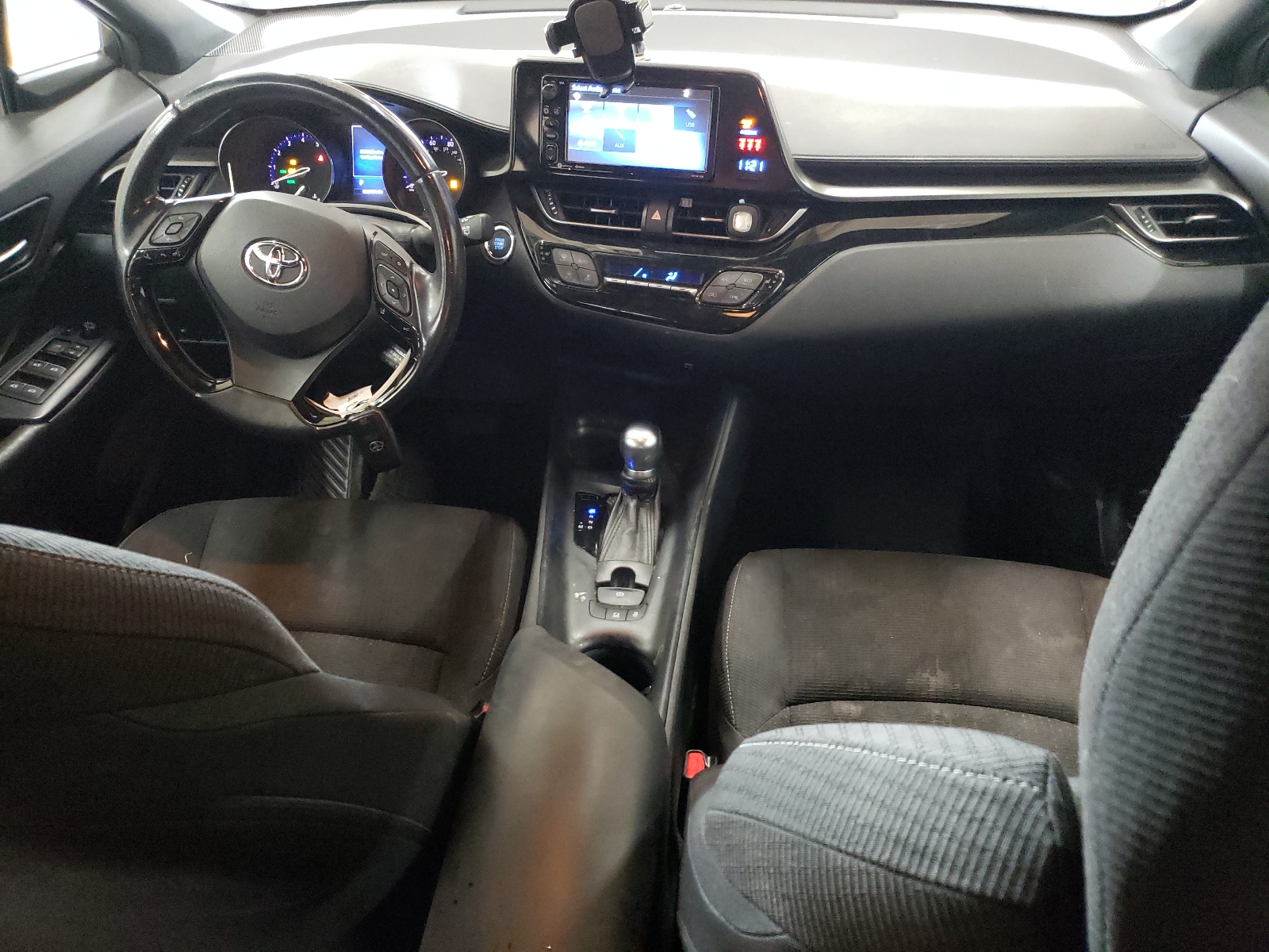 NMTKHMBXXJR019915 2018 Toyota C-Hr Xle