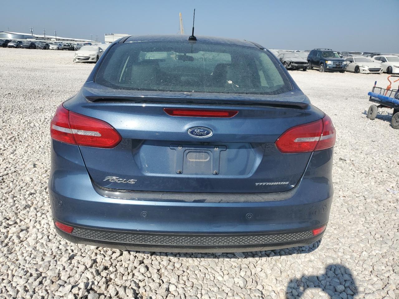 1FADP3J29JL233086 2018 Ford Focus Titanium