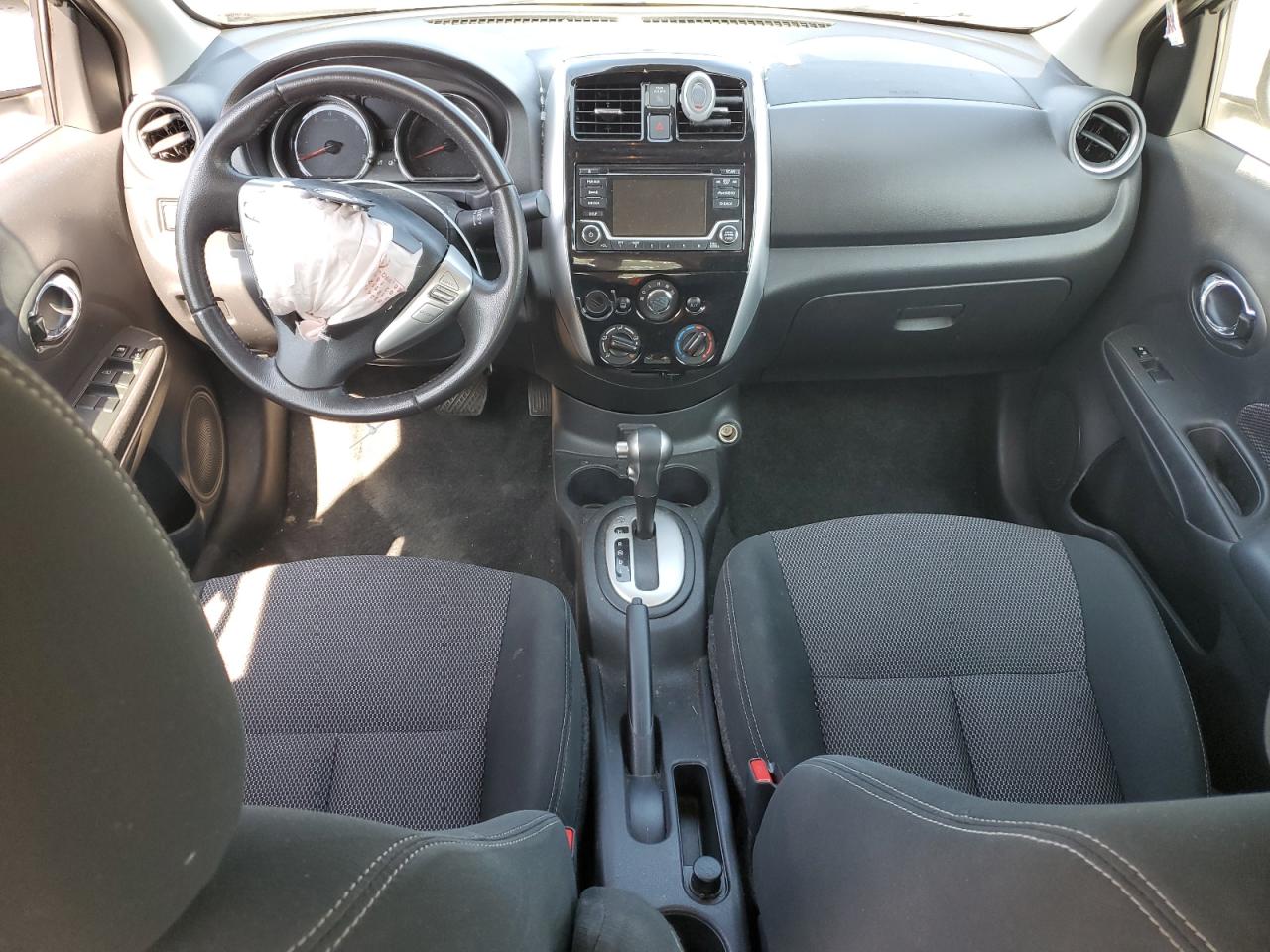 3N1CN7AP0JL871099 2018 Nissan Versa S