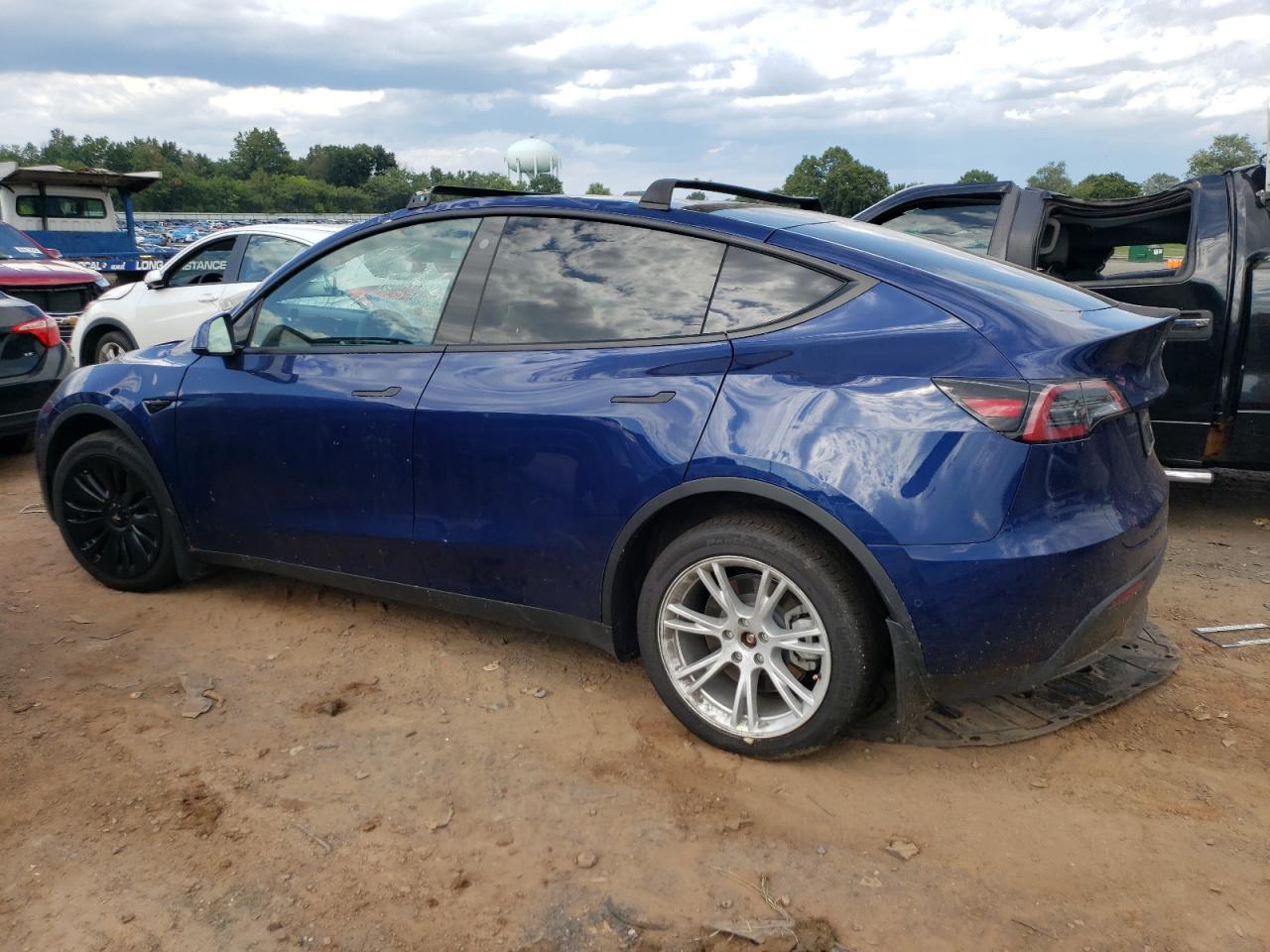 7SAYGDEE8NF463901 Tesla Model Y  2