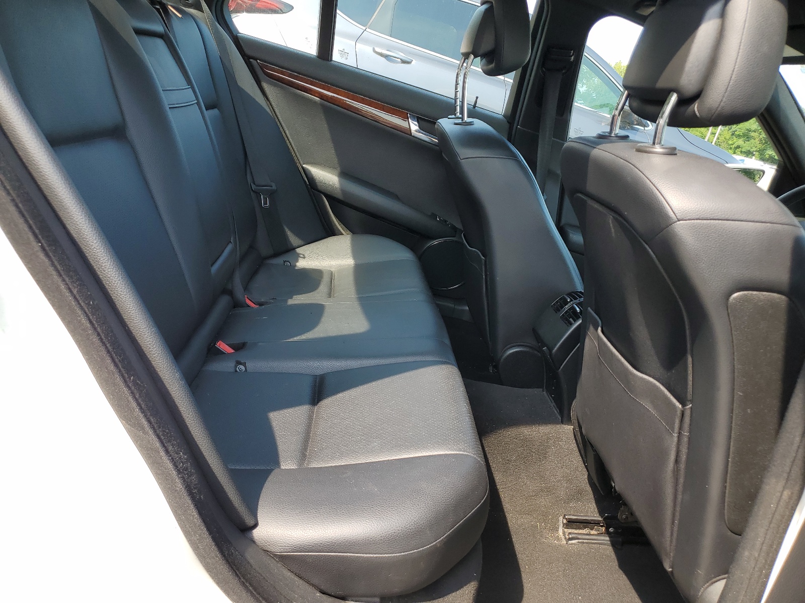 WDDGF8BB2BR183500 2011 Mercedes-Benz C 300 4Matic