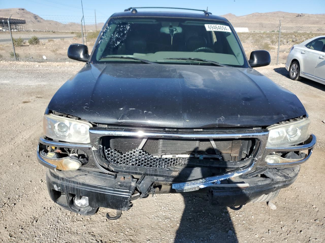 2004 GMC Yukon - Image 5