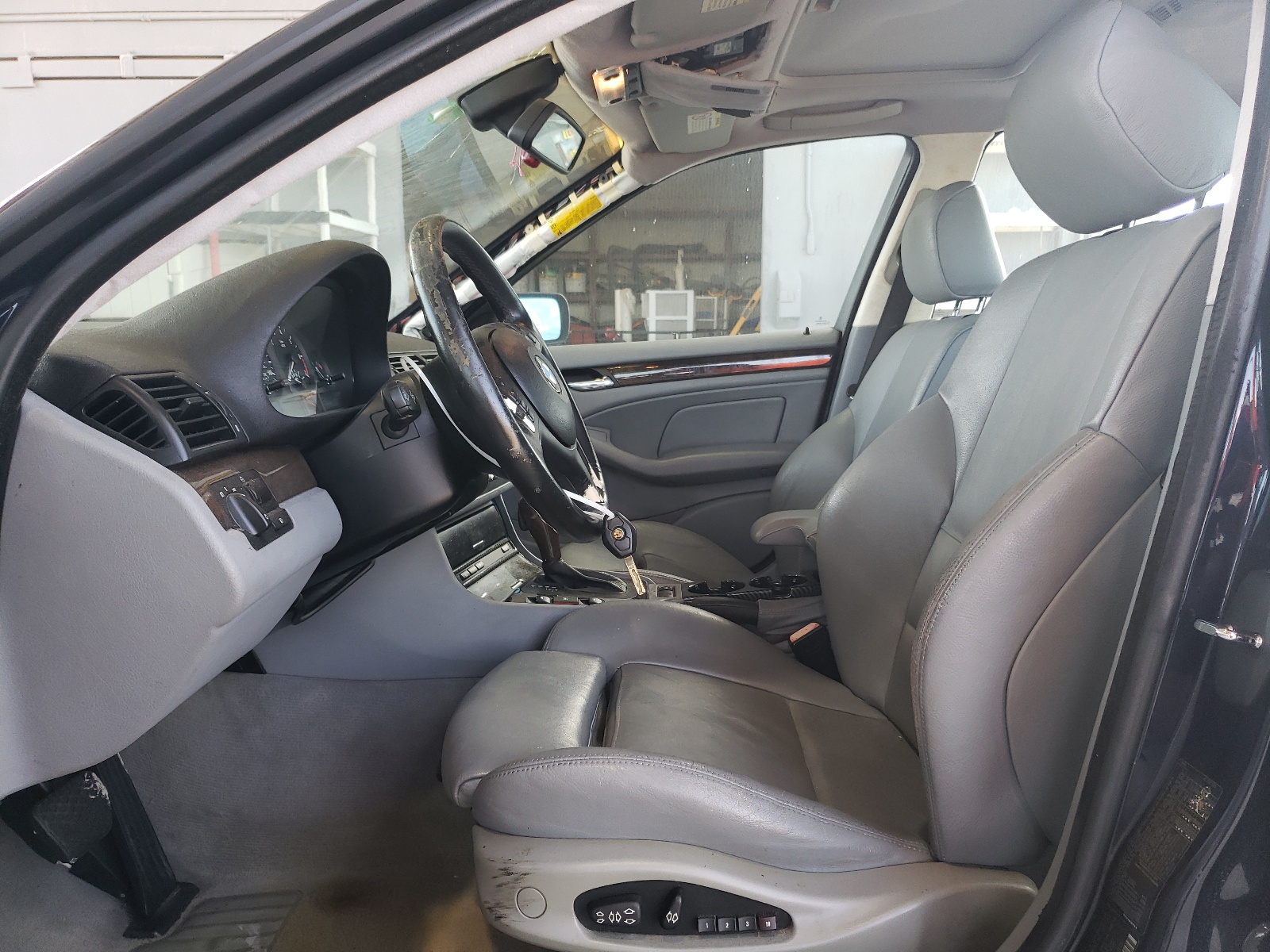 WBAET37423NJ31460 2003 BMW 325 I