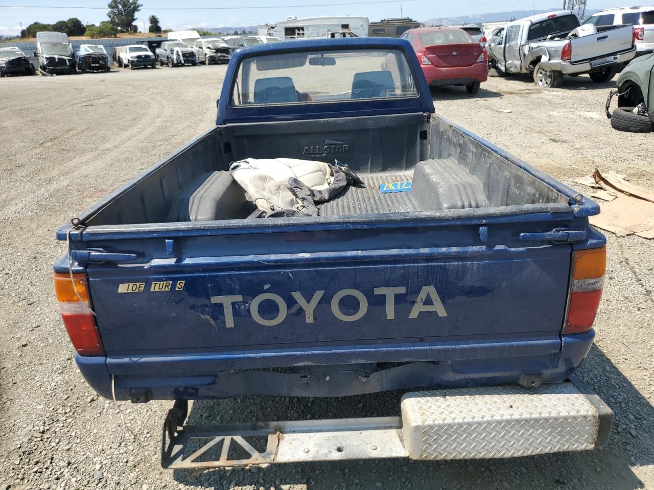 1984 Toyota Pickup 1/2 Ton Rn55 VIN: JT4RN55RXE0038579 Lot: 68760924