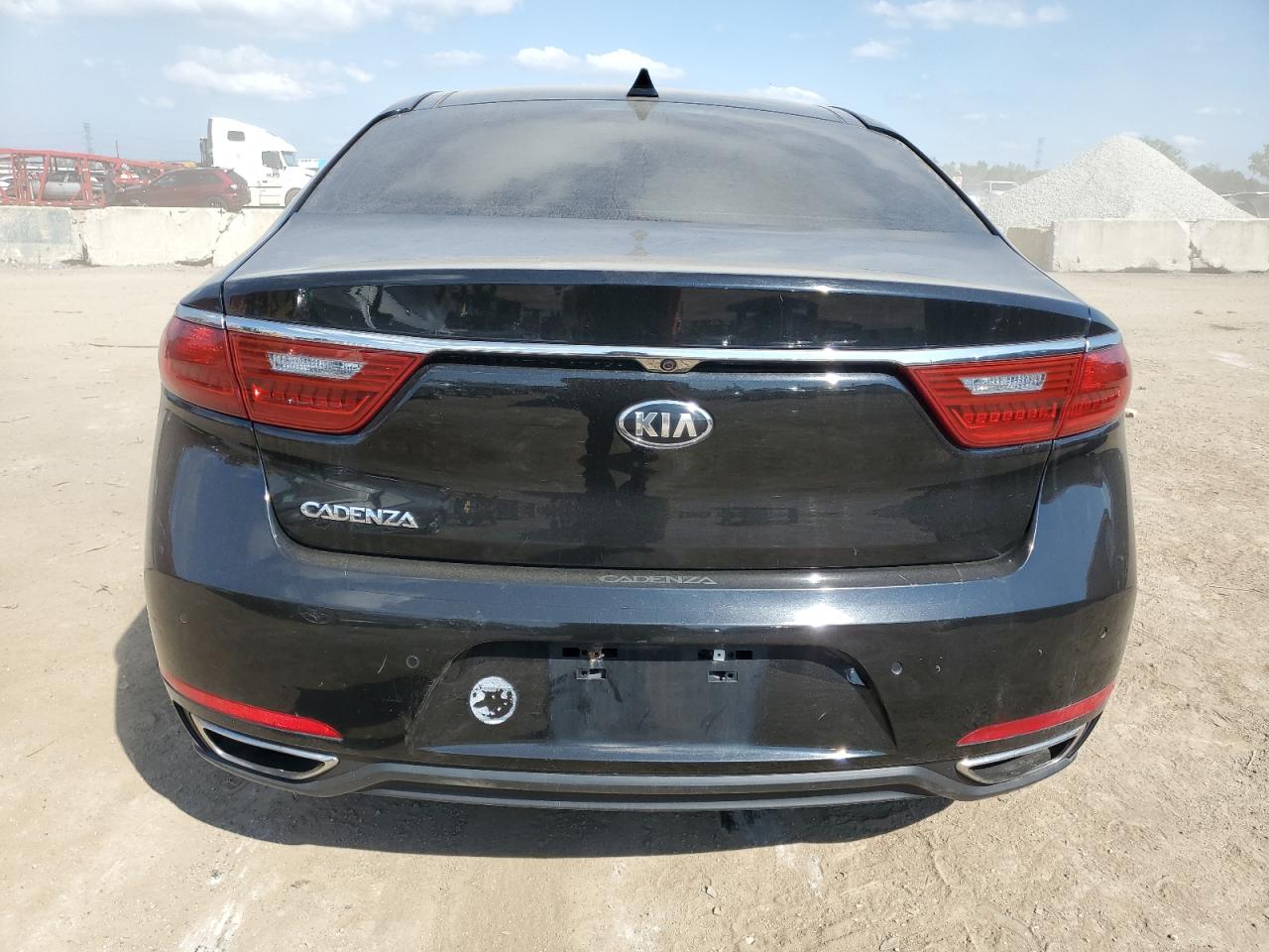 KNALC4J15H5060550 2017 Kia Cadenza Premium