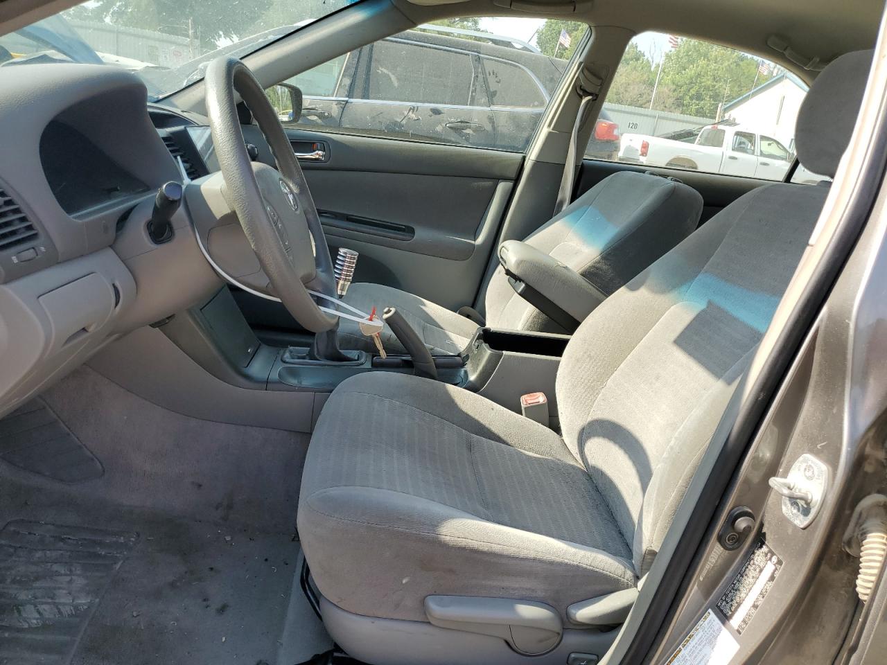 2005 Toyota Camry Le VIN: JTDBE32K950305160 Lot: 65586544