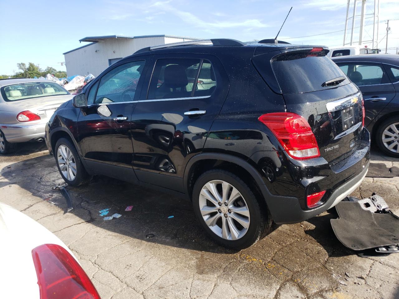 3GNCJRSB3KL332959 2019 CHEVROLET TRAX - Image 2