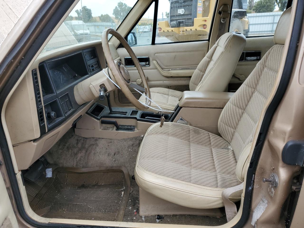 1990 Jeep Cherokee Pioneer VIN: 1J4FJ38L1LL228061 Lot: 65844854