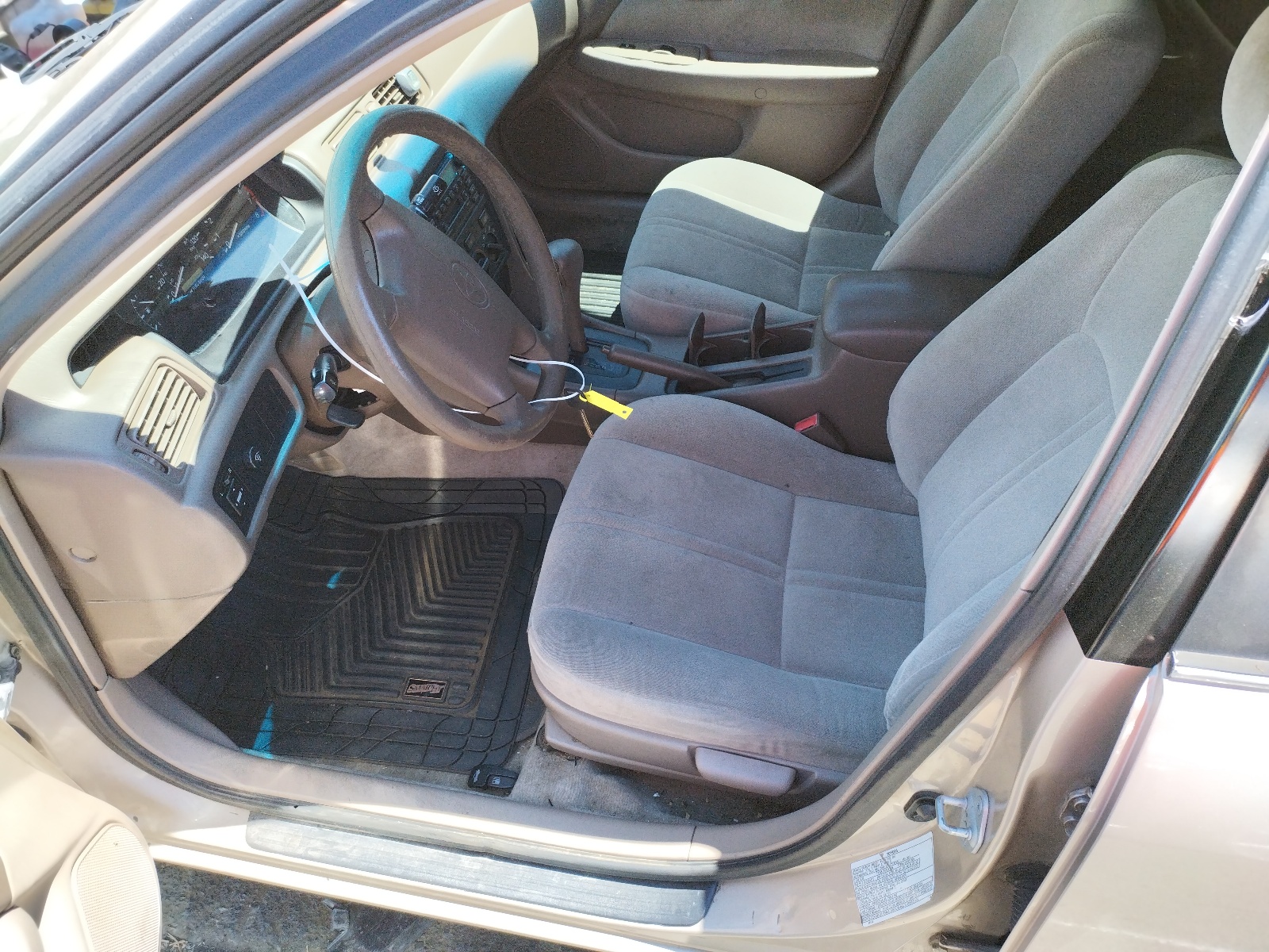 4T1BG22K7YU950094 2000 Toyota Camry Ce