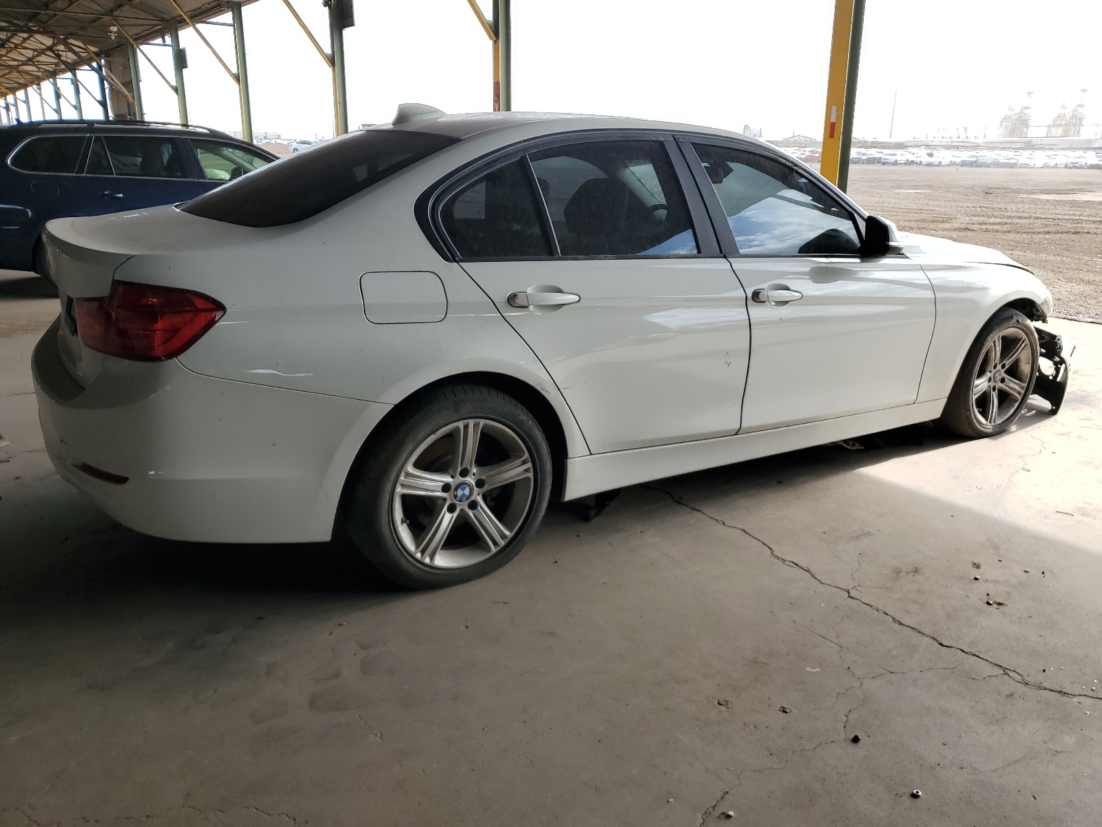 2015 BMW 320 I xDrive vin: WBA3C3G59FNS75348