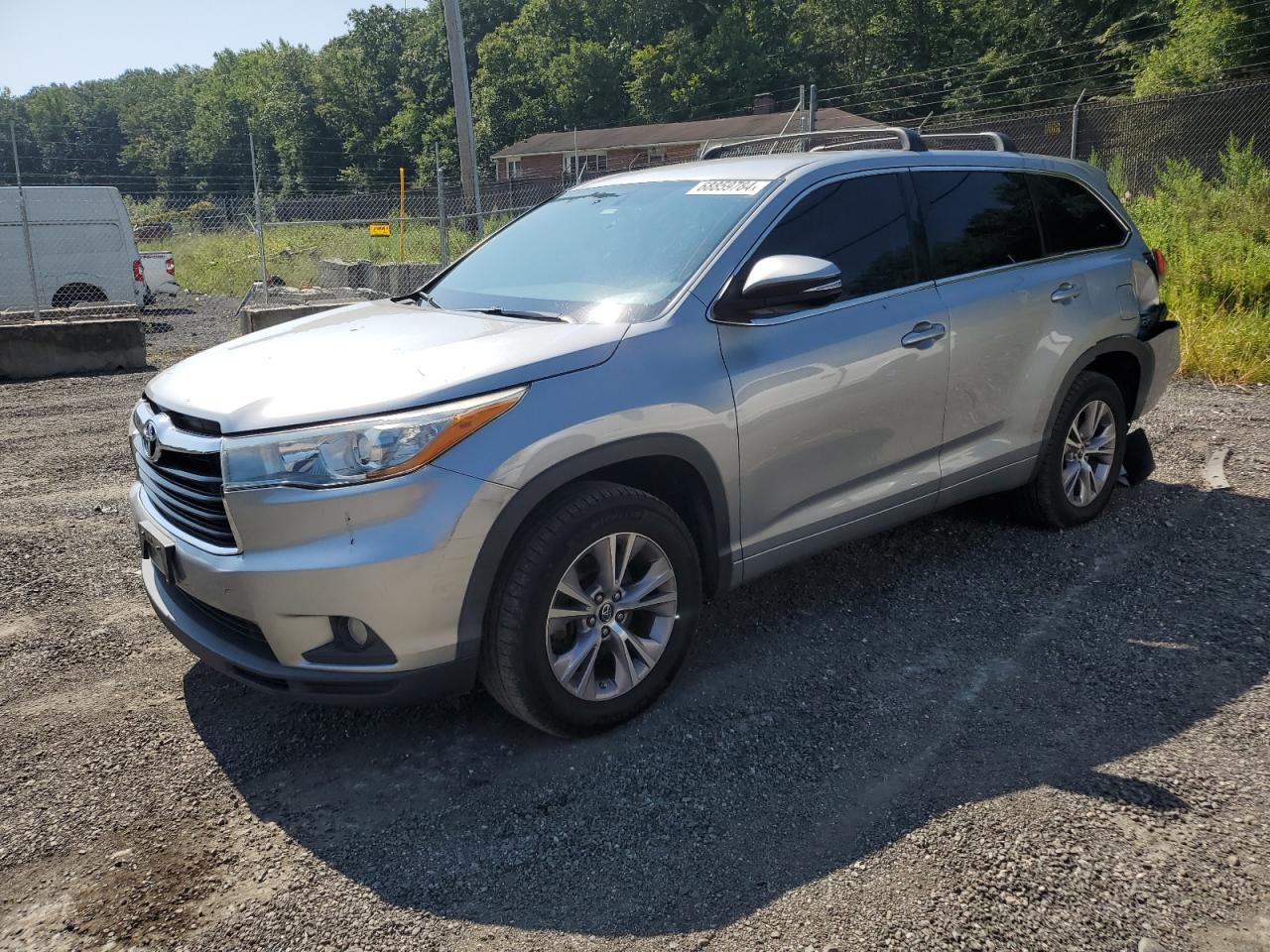 5TDZKRFH0GS141158 2016 TOYOTA HIGHLANDER - Image 1