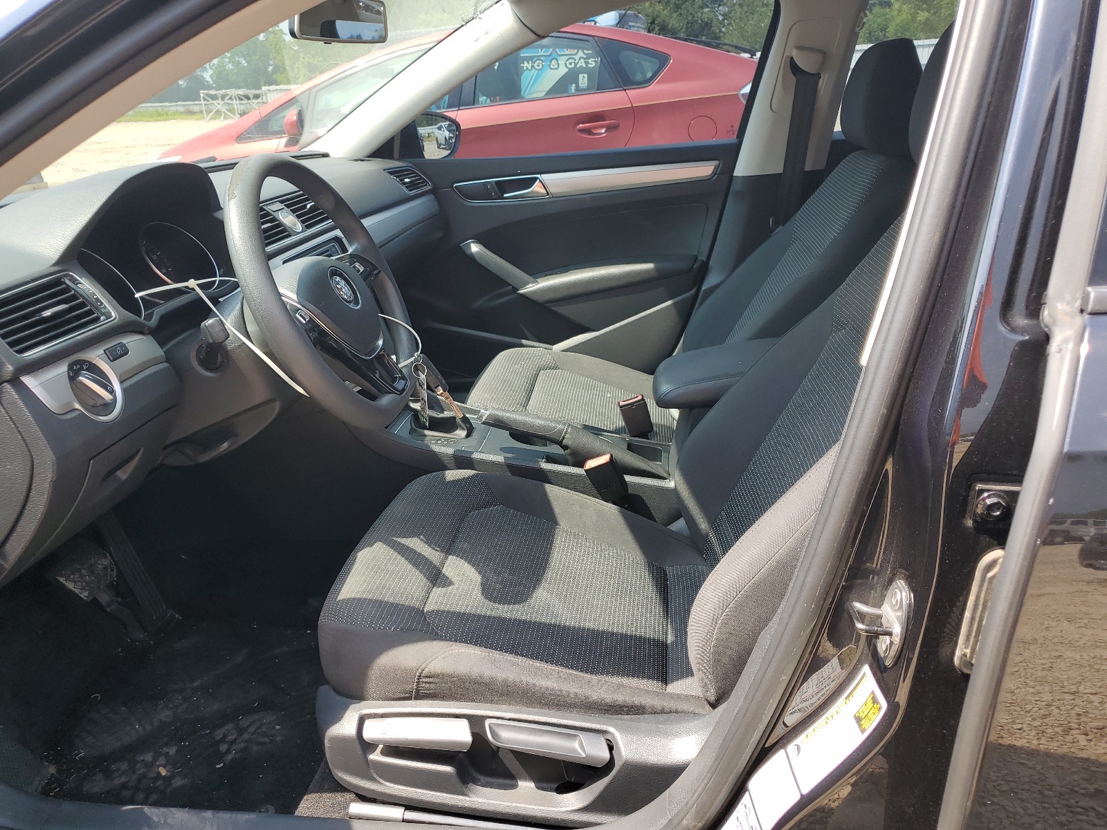 1VWAT7A31HC077724 2017 Volkswagen Passat S