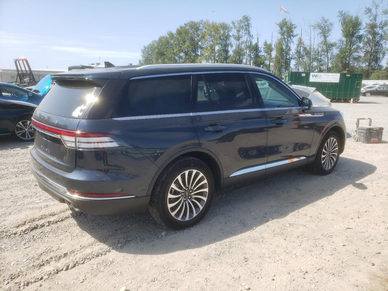 VIN 5LM5J7XC6NGL11189 2022 LINCOLN AVIATOR no.3