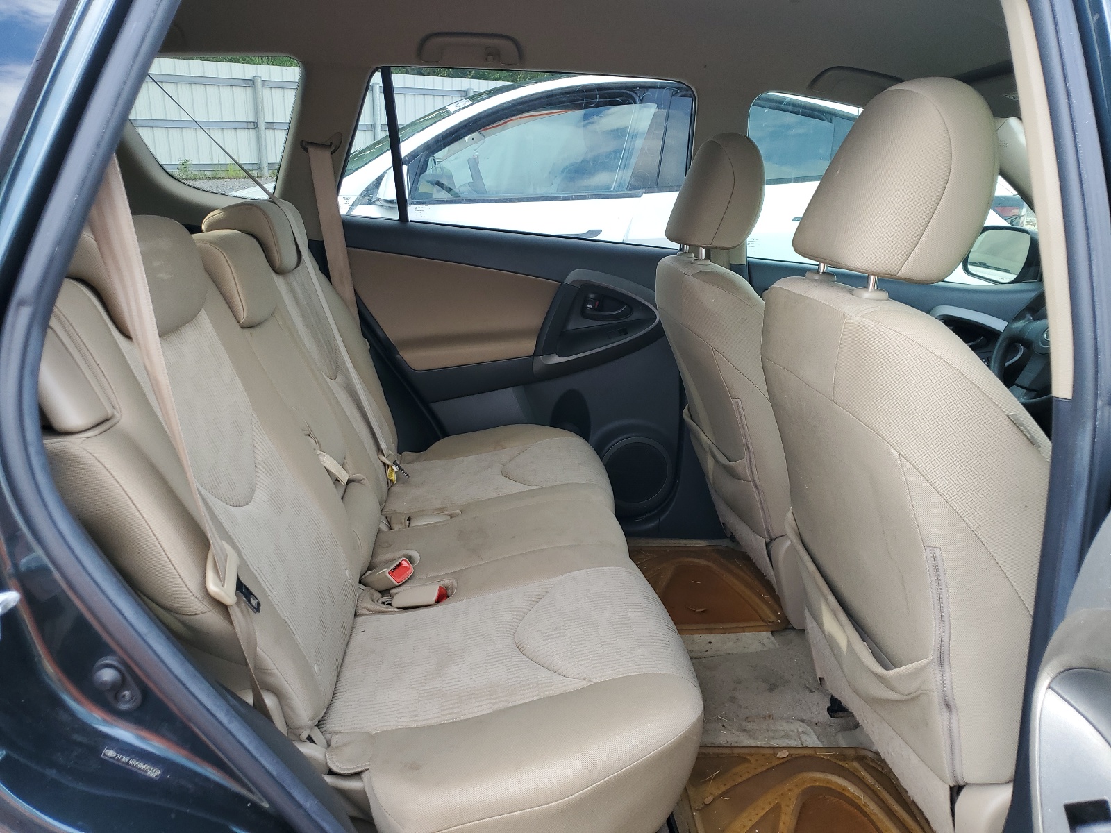 2T3KF4DV5BW063338 2011 Toyota Rav4